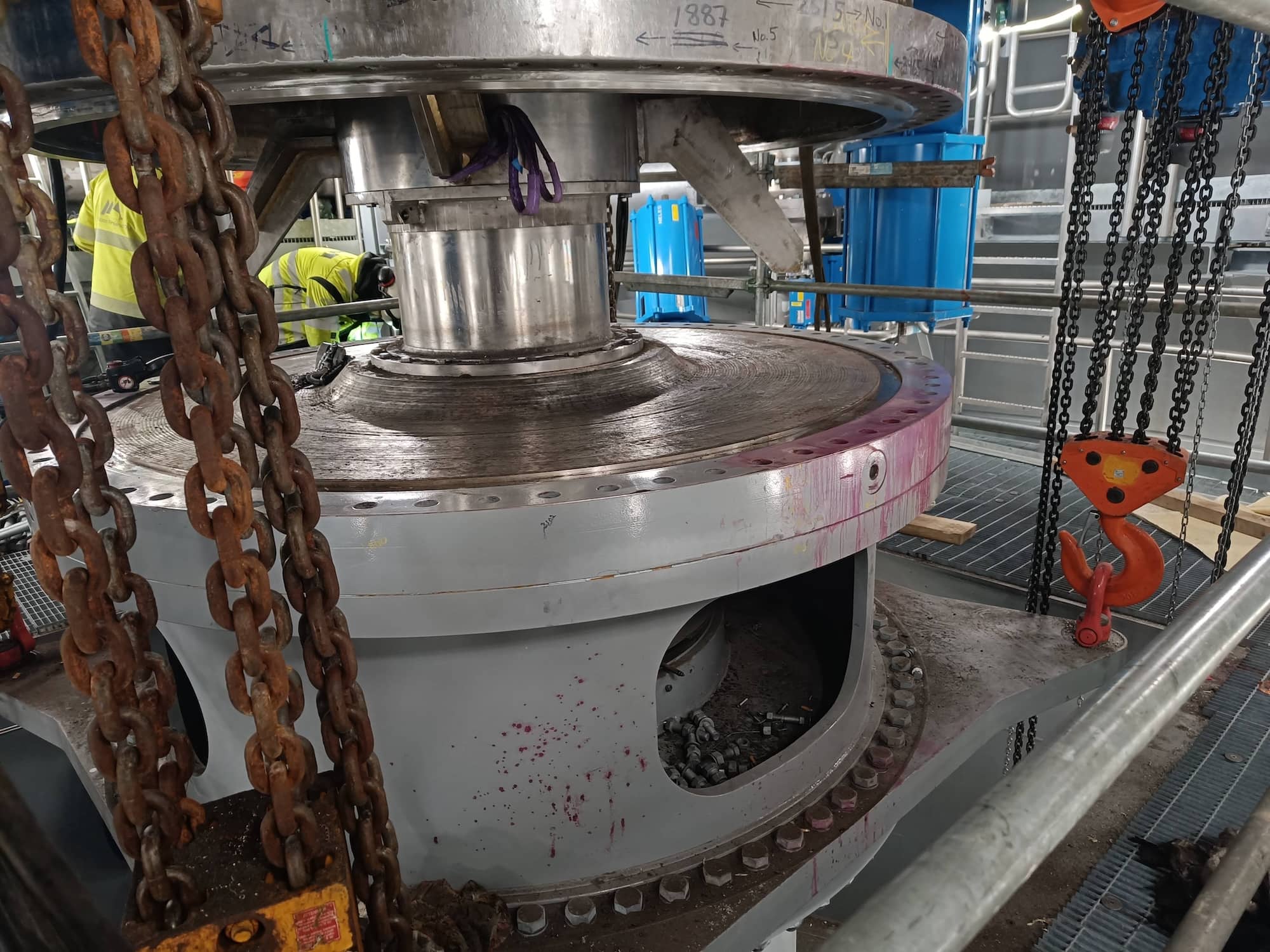 Asennuspalvelut teollisuuteen.