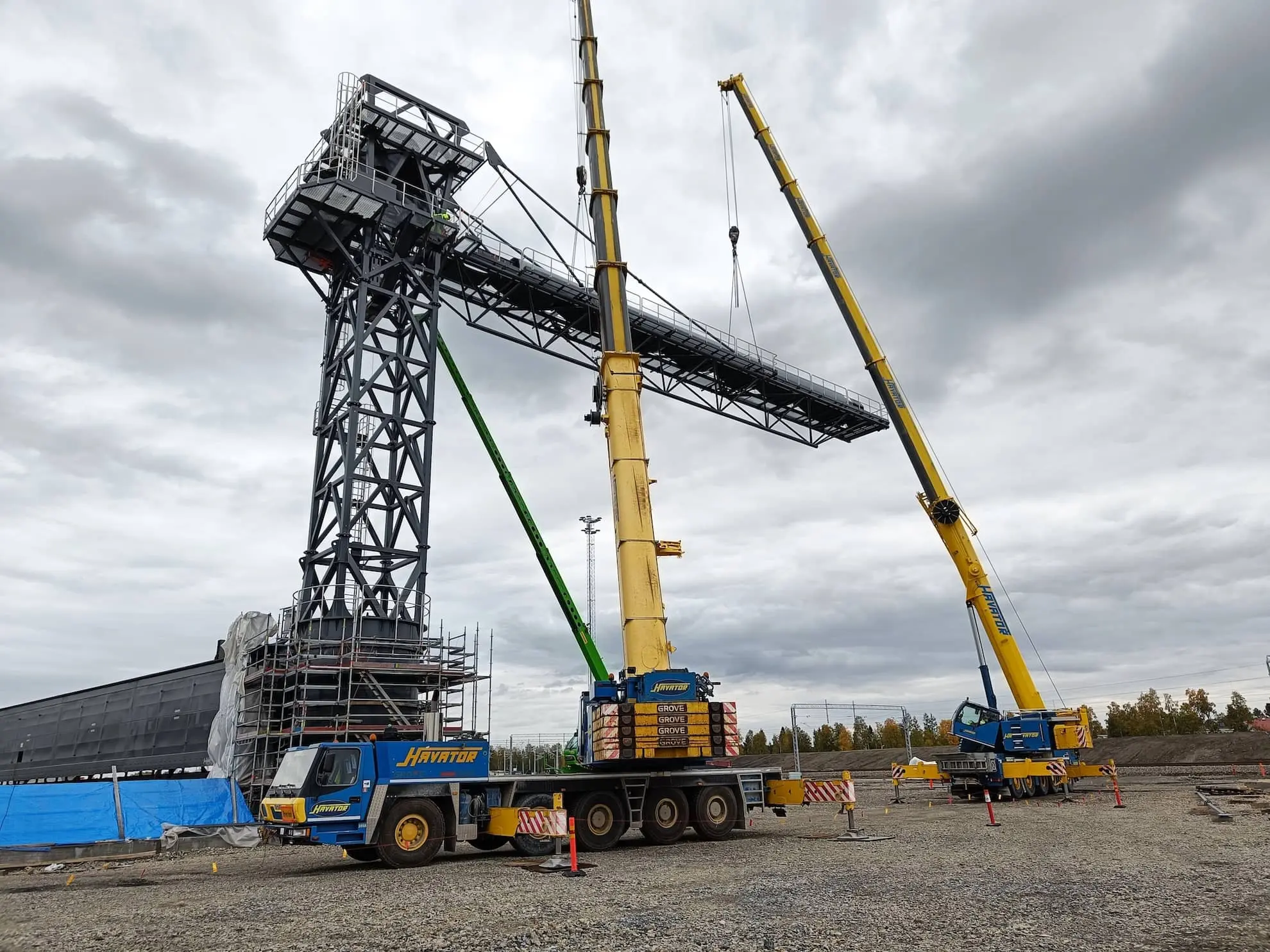 Teollisuuden kone- ja laiteasennukset.
