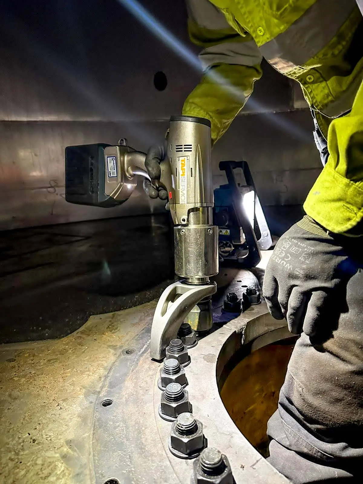 A reliable partner for industrial assembly work.